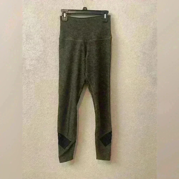 Beyond Yoga Green and Black Xsmall leggings - Picture 1 of 6
